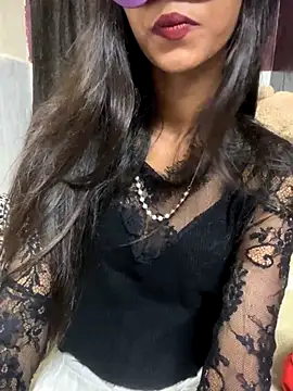 Snapshot of Desire_Zoya chatting on October 15, 2025, 8:28 pm Desire Zoya online show from October 15, 2025, 8:28 pm