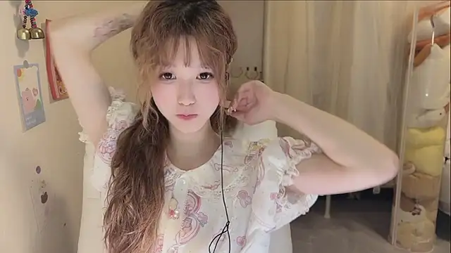 Snapshot of FuFu-puff chatting on September 20, 2025, 12:32 pm FuFu-puff online show from September 20, 2025, 12:32 pm