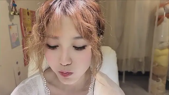 Snapshot of FuFu-puff chatting on September 21, 2025, 12:10 pm FuFu-puff online show from September 21, 2025, 12:10 pm