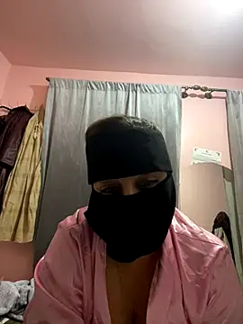  Jori  online show from November 3, 2025, 9:51 pm