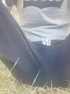 Snapshot of sonotutto chatting on September 17, 2025, 11:23 am sonotutto online show from September 17, 2025, 11:23 am