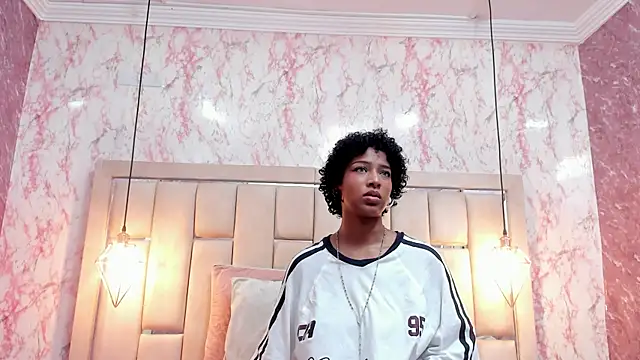 Snapshot of WILD_FIREE_ chatting on November 6, 2025, 8:02 pm WILD FIREE online show from November 6, 2025, 8:02 pm