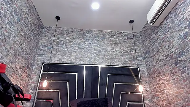 WILD FIREE  online show from March 23, 2026, 8:08 pm