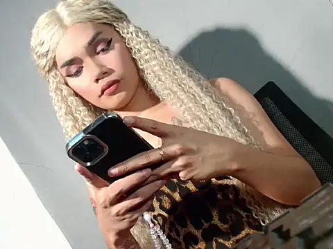 Snapshot of hugecockbabe chatting on March 30, 2026, 4:52 pm hugecockbabe online show from March 30, 2026, 4:52 pm