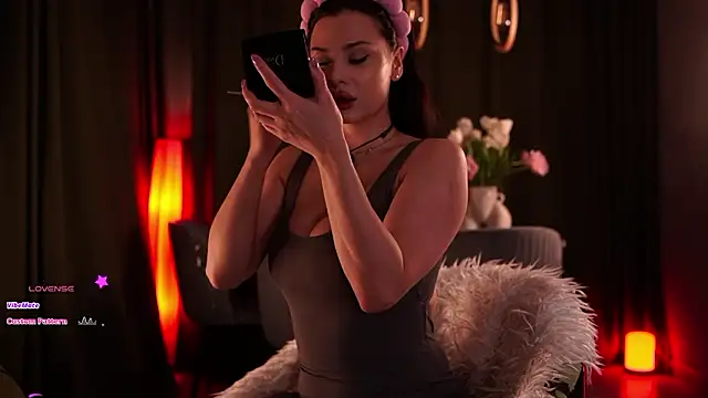 MaryHols online show from March 10, 2026, 5:06 pm