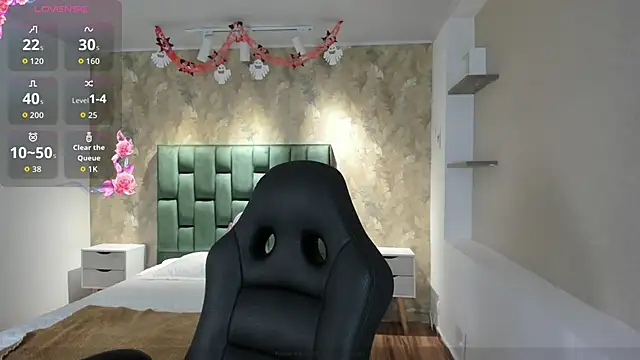 Saya Amaretto1 online show from October 25, 2025, 8:09 pm