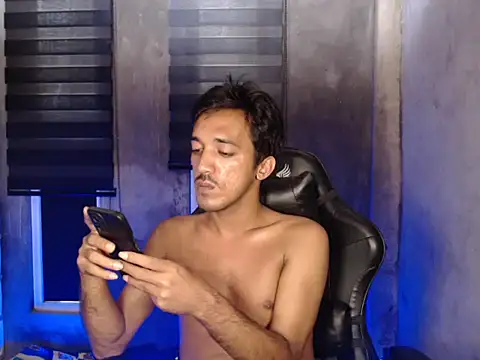 Snapshot of RowyCam chatting on November 12, 2025, 2:15 am RowyCam online show from November 12, 2025, 2:15 am