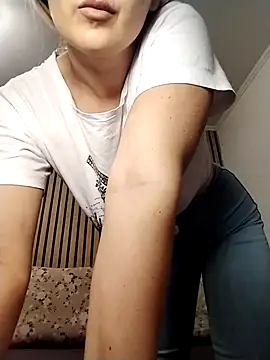 Mayaaaaaa  online show from November 28, 2025, 7:52 am