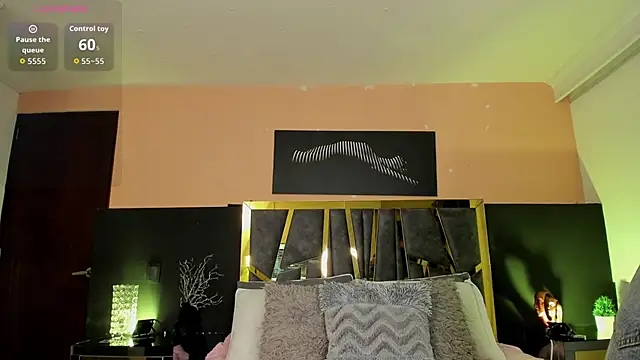 Snapshot of ScarletTorres chatting on February 4, 2026, 4:35 pm ScarletTorres online show from February 4, 2026, 4:35 pm