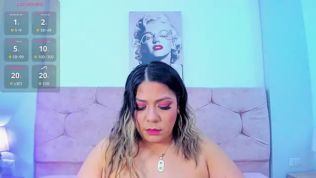 isabella horney  online show from September 23, 2025, 4:36 pm