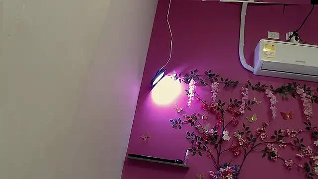 skinnybarbie022 online show from October 9, 2025, 1:17 am