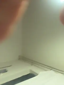 Snapshot of AndreDox chatting on April 6, 2026, 1:23 am AndreDox online show from April 6, 2026, 1:23 am