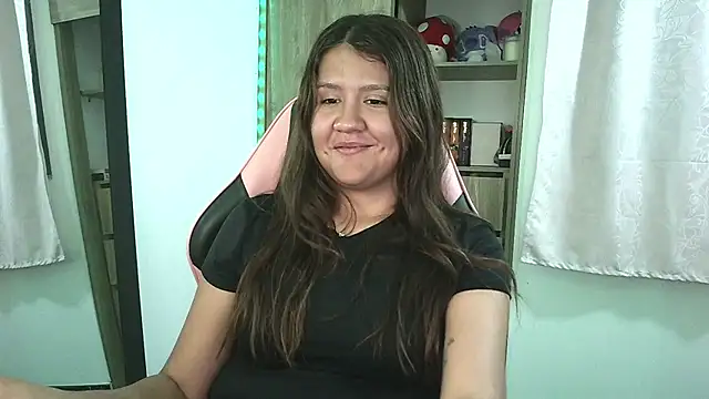 Snapshot of Oliviawatson1 chatting on October 9, 2025, 2:12 am Oliviawatson1 online show from October 9, 2025, 2:12 am