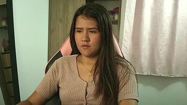 Snapshot of Oliviawatson1 chatting on September 25, 2025, 12:55 pm Oliviawatson1 online show from September 25, 2025, 12:55 pm