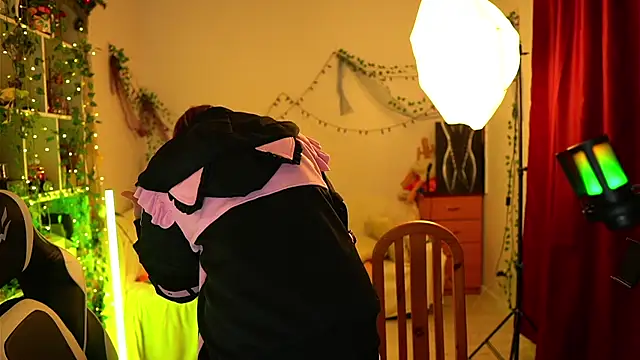 Snapshot of Sova173 chatting on September 17, 2025, 6:21 pm Sova173 online show from September 17, 2025, 6:21 pm