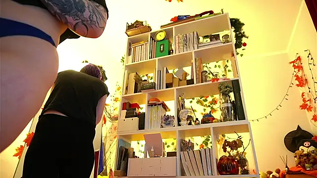 Snapshot of Sova173 chatting on November 16, 2025, 12:32 pm Sova173 online show from November 16, 2025, 12:32 pm