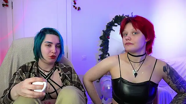 Snapshot of Sova173 chatting on April 1, 2026, 9:23 pm Sova173 online show from April 1, 2026, 9:23 pm