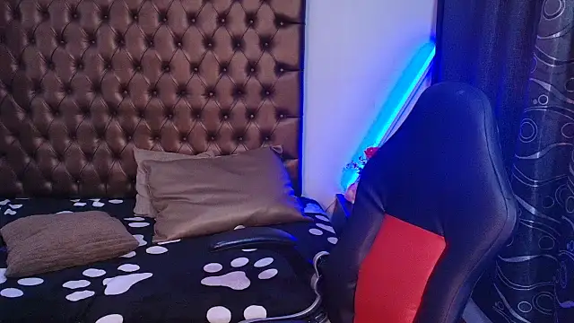 Snapshot of lailahdark chatting on March 28, 2026, 9:16 pm lailahdark online show from March 28, 2026, 9:16 pm