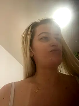 Alerquinasc online show from November 28, 2025, 9:59 pm