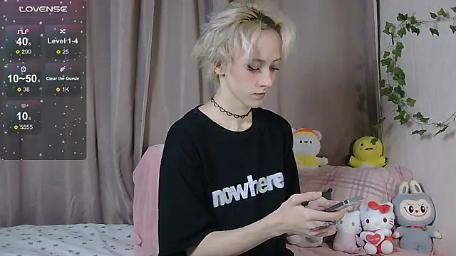 Snapshot of NextVibe_ chatting on November 25, 2025, 5:13 pm NextVibe online show from November 25, 2025, 5:13 pm