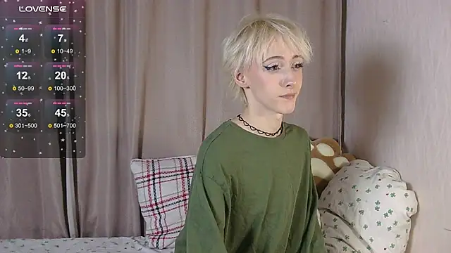 Snapshot of NextVibe_ chatting on February 9, 2026, 6:06 pm NextVibe online show from February 9, 2026, 6:06 pm