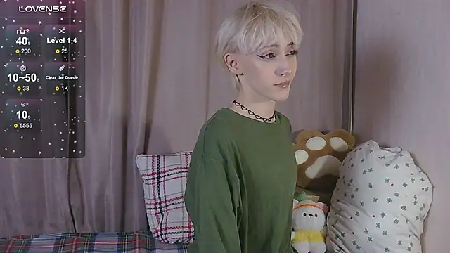 Snapshot of NextVibe_ chatting on February 4, 2026, 6:58 pm NextVibe online show from February 4, 2026, 6:58 pm