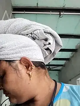 Sexey-Rani online show from October 29, 2025, 7:40 am