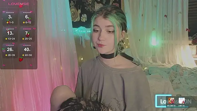 Snapshot of Miko_Meow chatting on February 5, 2026, 12:50 am Miko Meow online show from February 5, 2026, 12:50 am