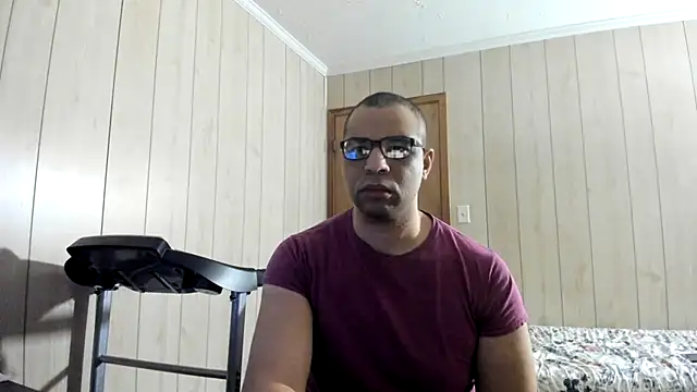 Snapshot of NaturalBeautyQueen chatting on June 26, 2026, 1:17 pm NaturalBeautyQueen online show from June 26, 2026, 1:17 pm