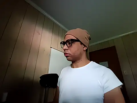 NaturalBeautyQueen online show from September 20, 2025, 1:49 pm