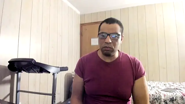 Snapshot of NaturalBeautyQueen chatting on June 15, 2026, 11:26 pm NaturalBeautyQueen online show from June 15, 2026, 11:26 pm