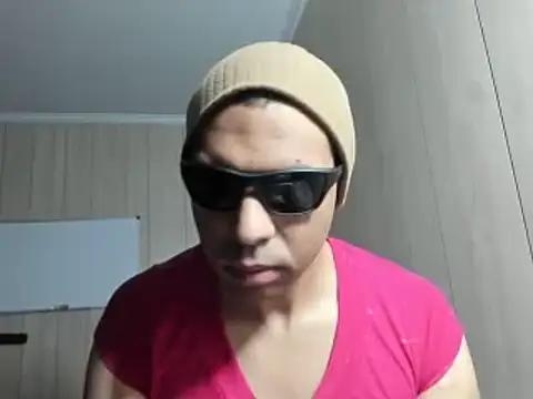 NaturalBeautyQueen online show from October 28, 2025, 10:03 am