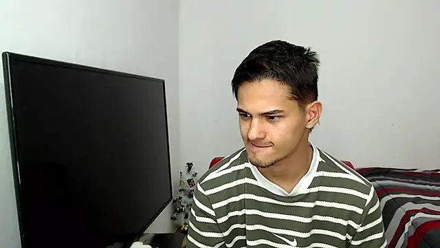 Alex mojica online show from February 20, 2026, 6:26 am