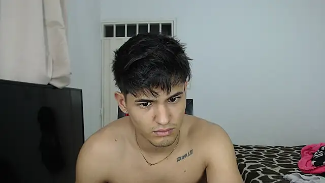 Alex mojica online show from October 11, 2025, 5:19 am