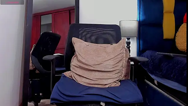 Snapshot of Evan_Storn chatting on March 6, 2026, 12:00 pm Evan Storn online show from March 6, 2026, 12:00 pm