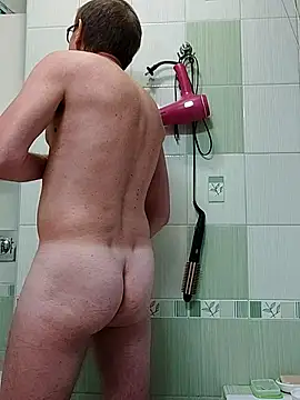 ExhibitPoll online show from September 14, 2025, 4:40 pm