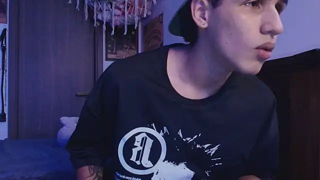 Snapshot of _realwav chatting on March 30, 2026, 4:36 am realwav online show from March 30, 2026, 4:36 am