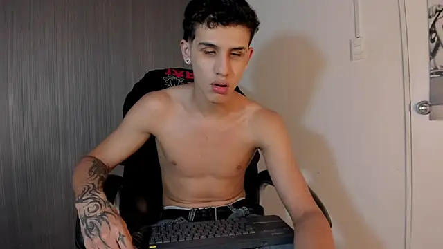 Snapshot of _realwav chatting on October 18, 2025, 5:48 pm realwav online show from October 18, 2025, 5:48 pm