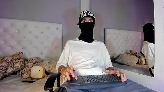 Snapshot of _realwav chatting on February 4, 2026, 8:09 am realwav online show from February 4, 2026, 8:09 am