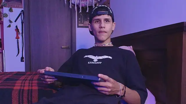 Snapshot of _realwav chatting on March 15, 2026, 7:15 am realwav online show from March 15, 2026, 7:15 am