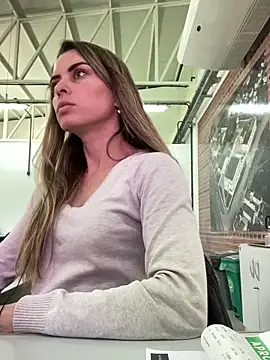 Snapshot of SweetGraciosa chatting on September 15, 2025, 4:18 pm SweetGraciosa online show from September 15, 2025, 4:18 pm