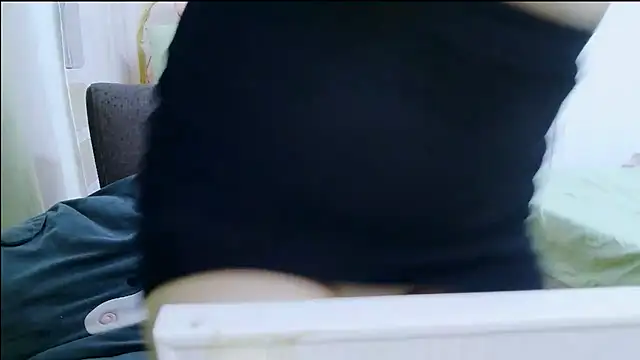 Winnie-01 online show from May 19, 2026, 12:59 am