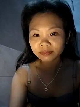 LinhNa999 online show from November 12, 2025, 12:42 pm