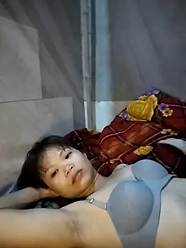 LinhNa999 online show from October 21, 2025, 12:15 pm