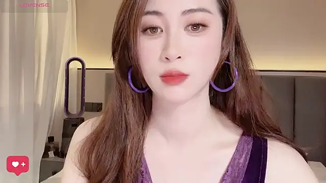 wuyueaini online show from May 13, 2026, 5:58 am