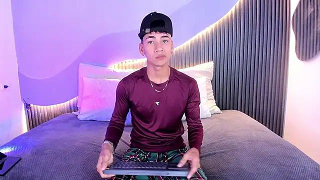 Snapshot of Dominic_ghost chatting on November 10, 2025, 1:10 am Dominic ghost online show from November 10, 2025, 1:10 am