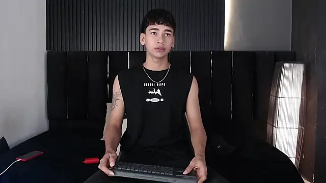 Snapshot of Dominic_ghost chatting on April 8, 2026, 1:18 am Dominic ghost online show from April 8, 2026, 1:18 am