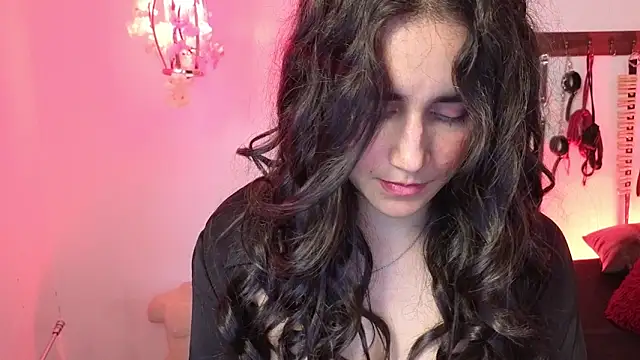 elowen halley1 online show from May 21, 2026, 7:22 pm