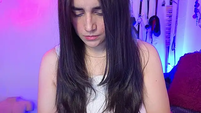 elowen halley1 online show from May 24, 2026, 5:57 pm