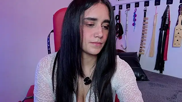 elowen halley1 online show from April 10, 2026, 7:32 pm